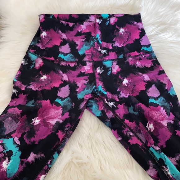 Lululemon Align Floral 28” pant - Picture 3 of 4